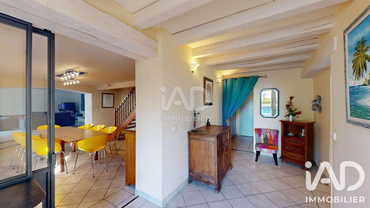 Maison 216 m² à Gaillac  - photo 3