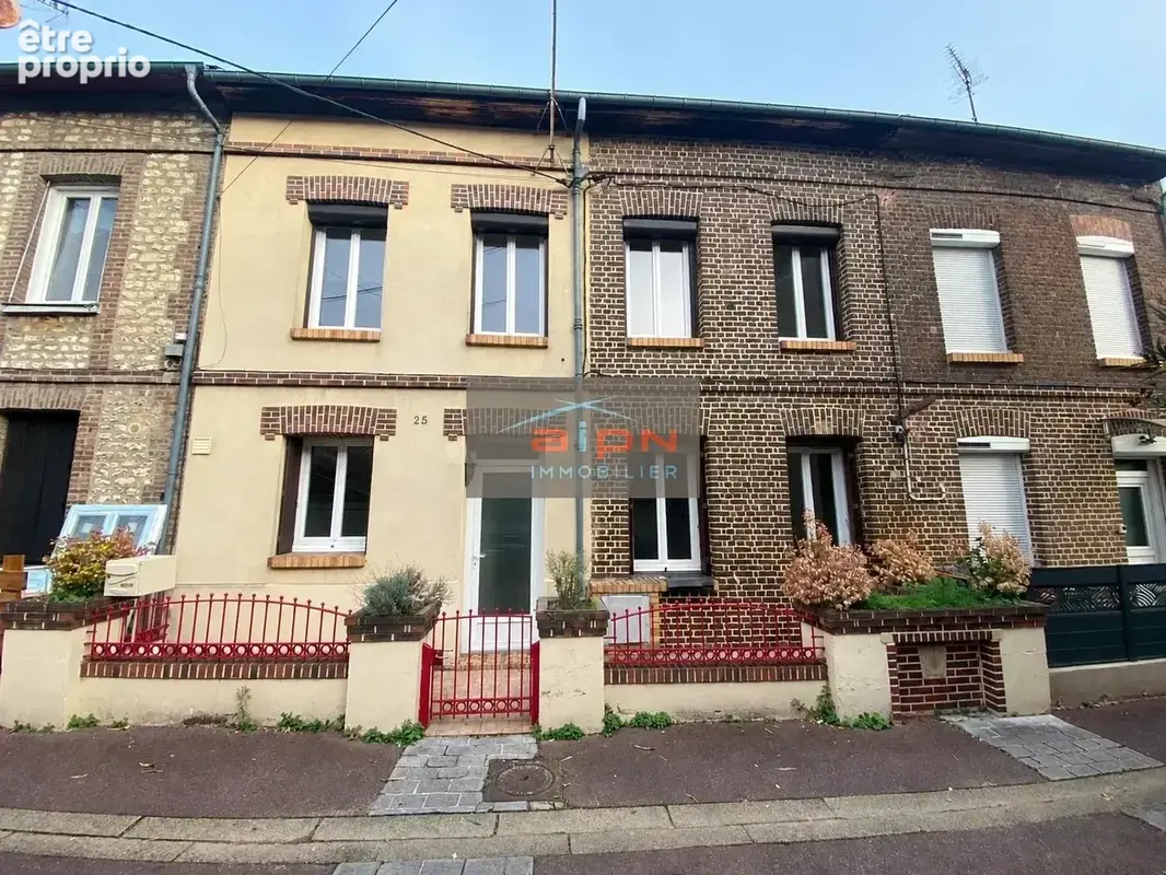 Maison à SAINT-ETIENNE-DU-ROUVRAY