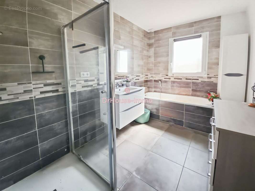 Maison à LA SUZE-SUR-SARTHE