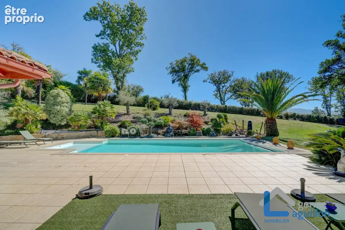 Quartier chantaco dans domaine privee- superbe villa avec piscine et vue rhune - photo 5