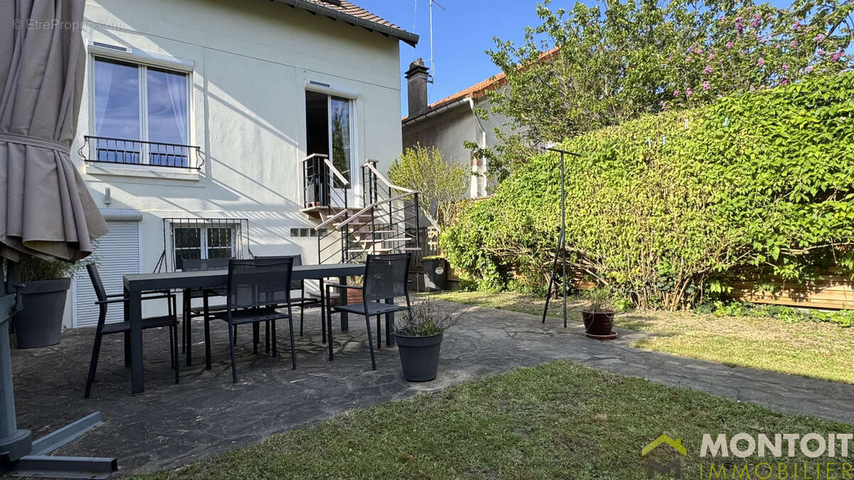Maison à THIAIS