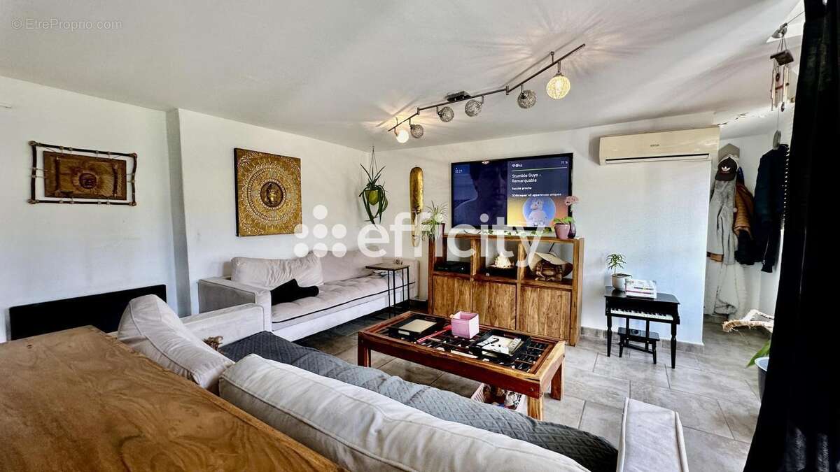 Maison à COURTHEZON