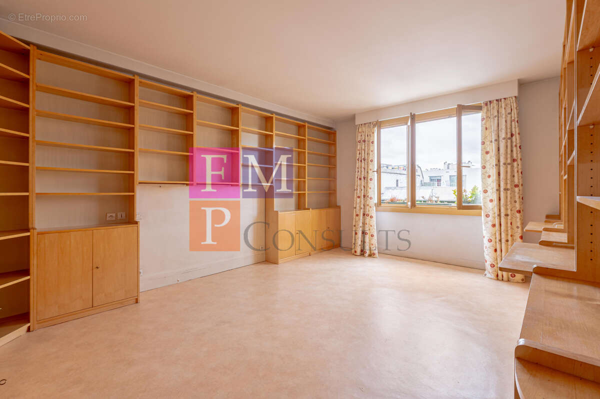 Appartement à PARIS-11E