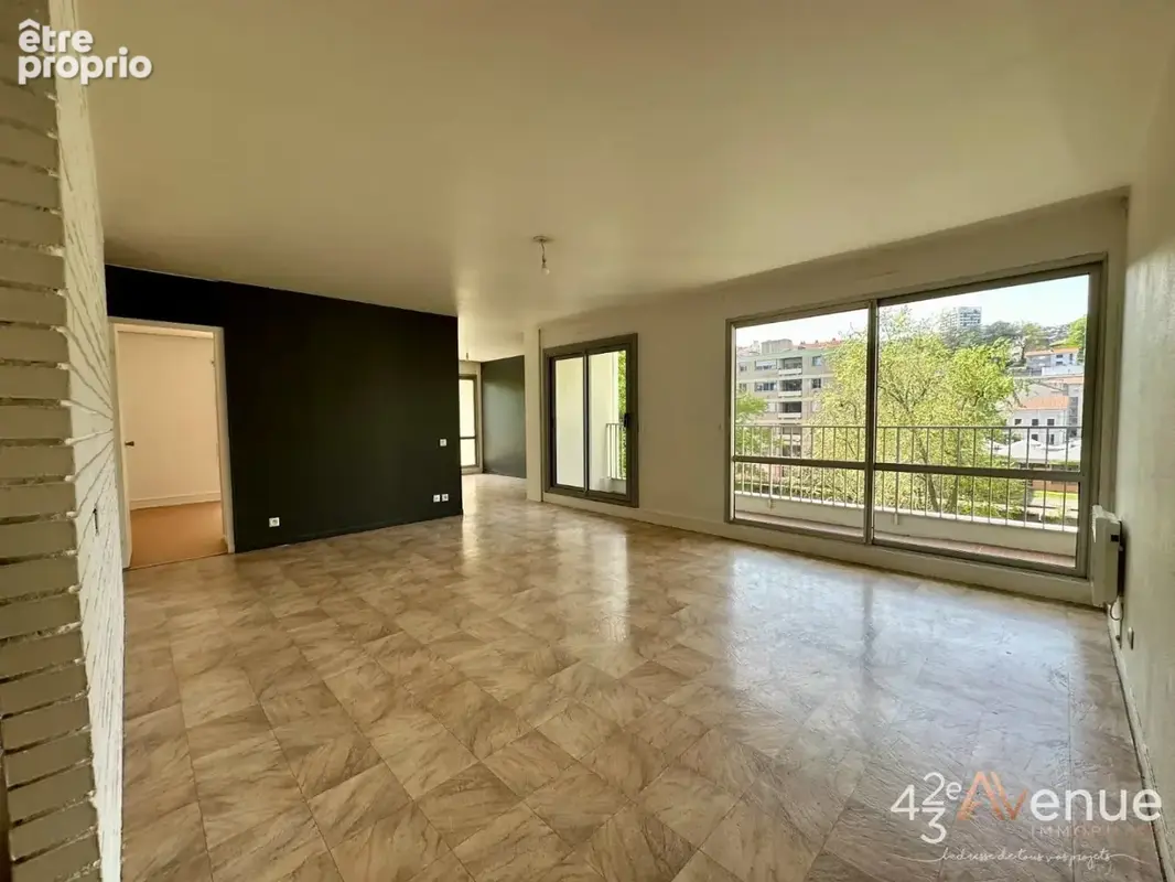 Appartement 5 pièces 103 m² à vendre à Saint-Etienne (42000) - photo 2