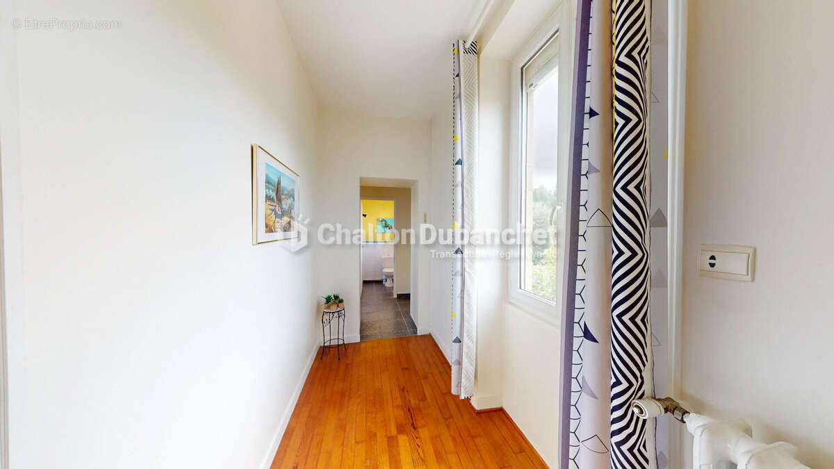SAINT DENIS DE CABANNE (42) - Maison 6 pièces 175 m2 avec dépendances et terrain - photo 10