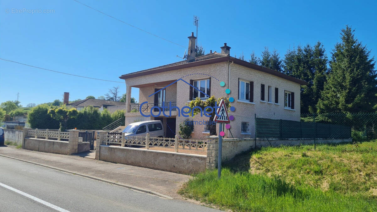Maison à SAINT-DENIS-DE-CABANNE