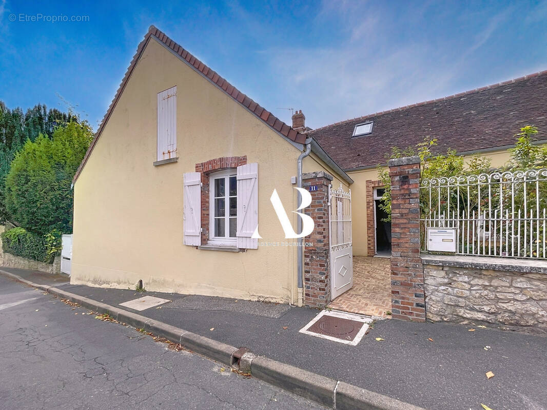 Maison à MONTIGNY-LENCOUP