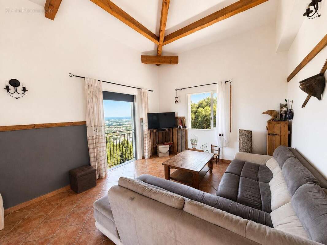 Maison 213 m² à Borgo  - photo 2