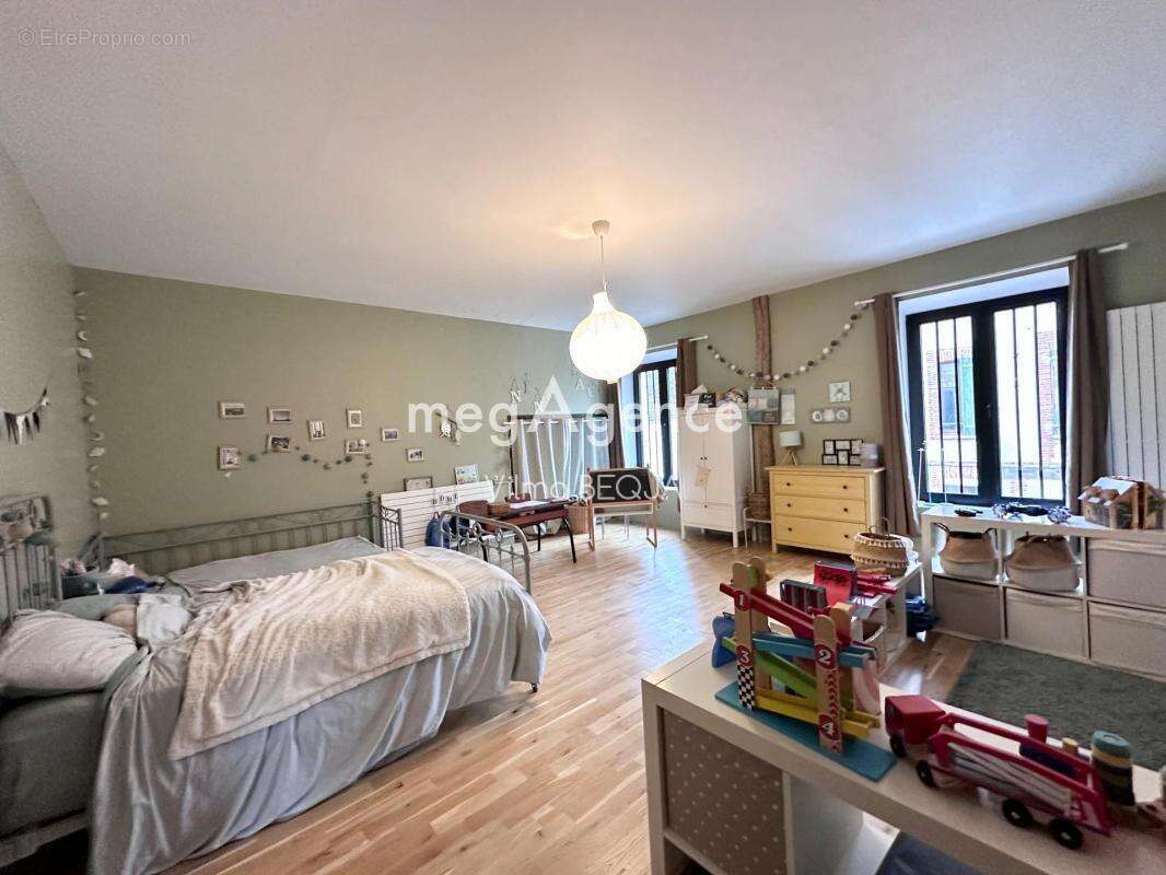 Maison à VILLENEUVE-L&#039;ARCHEVEQUE