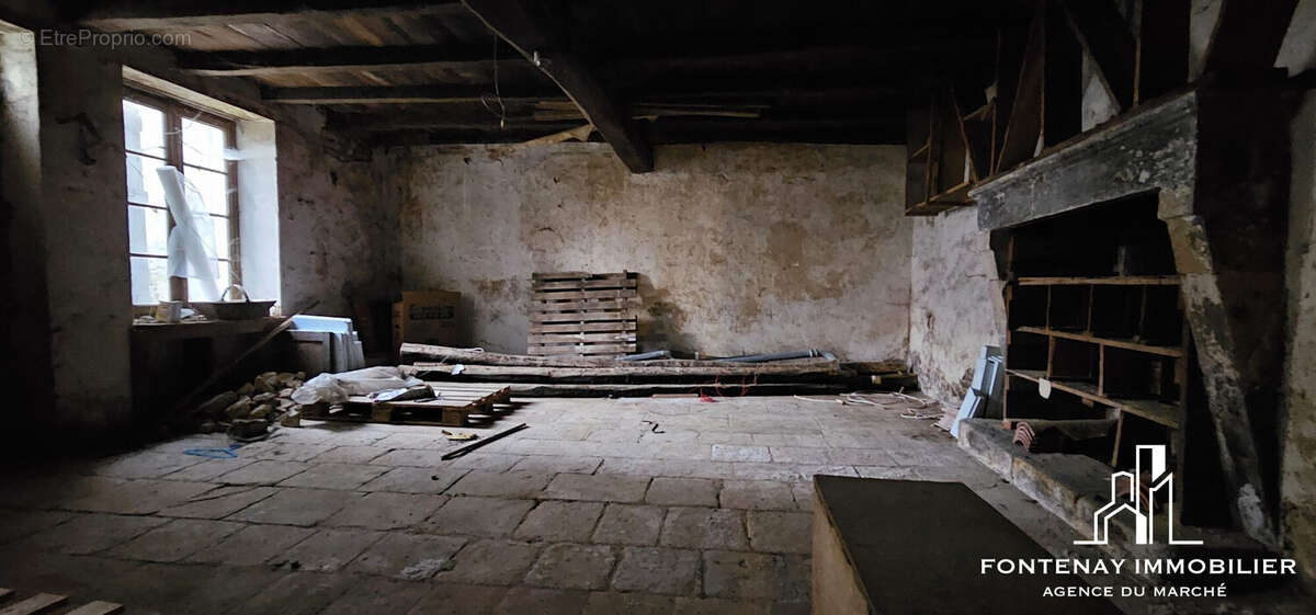 Maison à L'ORBRIE