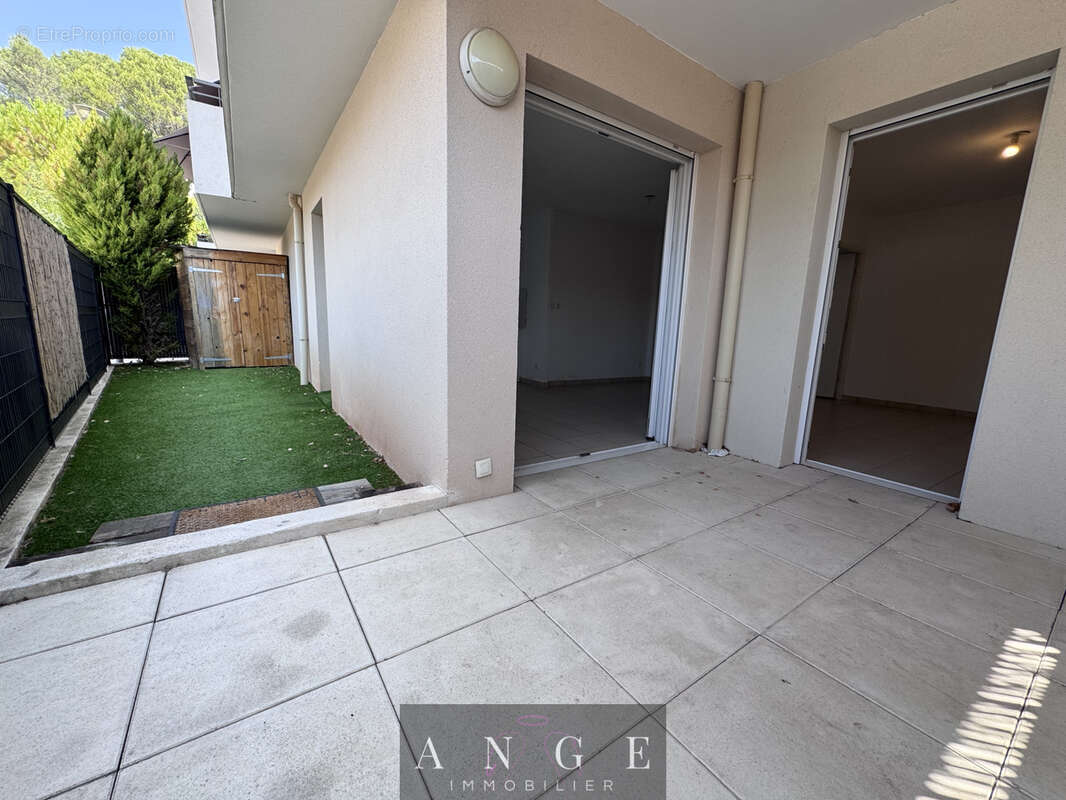 Cuers - residence standing- appartement t2 au calme + 2 parkings - photo 3