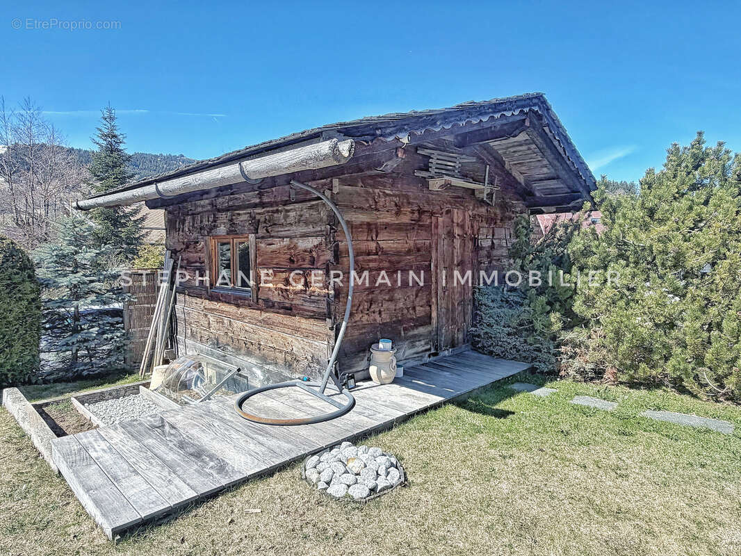 Maison à DEMI-QUARTIER