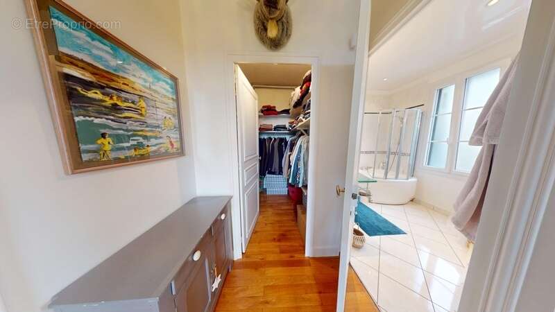 Maison à SAINT-CYR-SUR-LOIRE