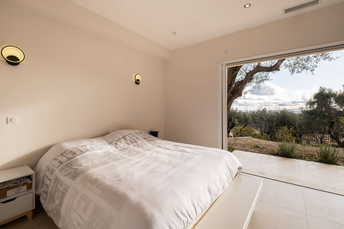 Maison à TOURRETTES-SUR-LOUP