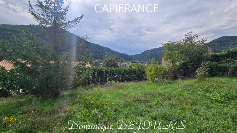 Maison à SAINT-SAUVEUR-DE-MONTAGUT