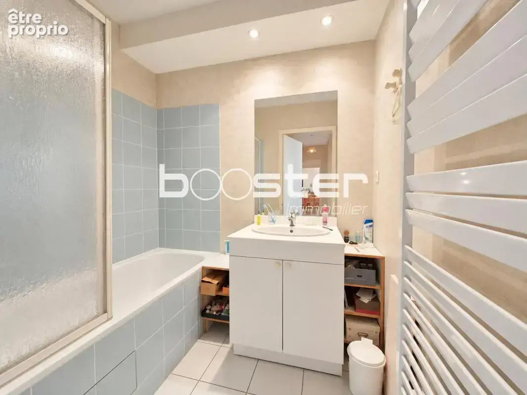 Guilhemery - Vaste Appartement T5 Traversant & Double Parking - photo 9