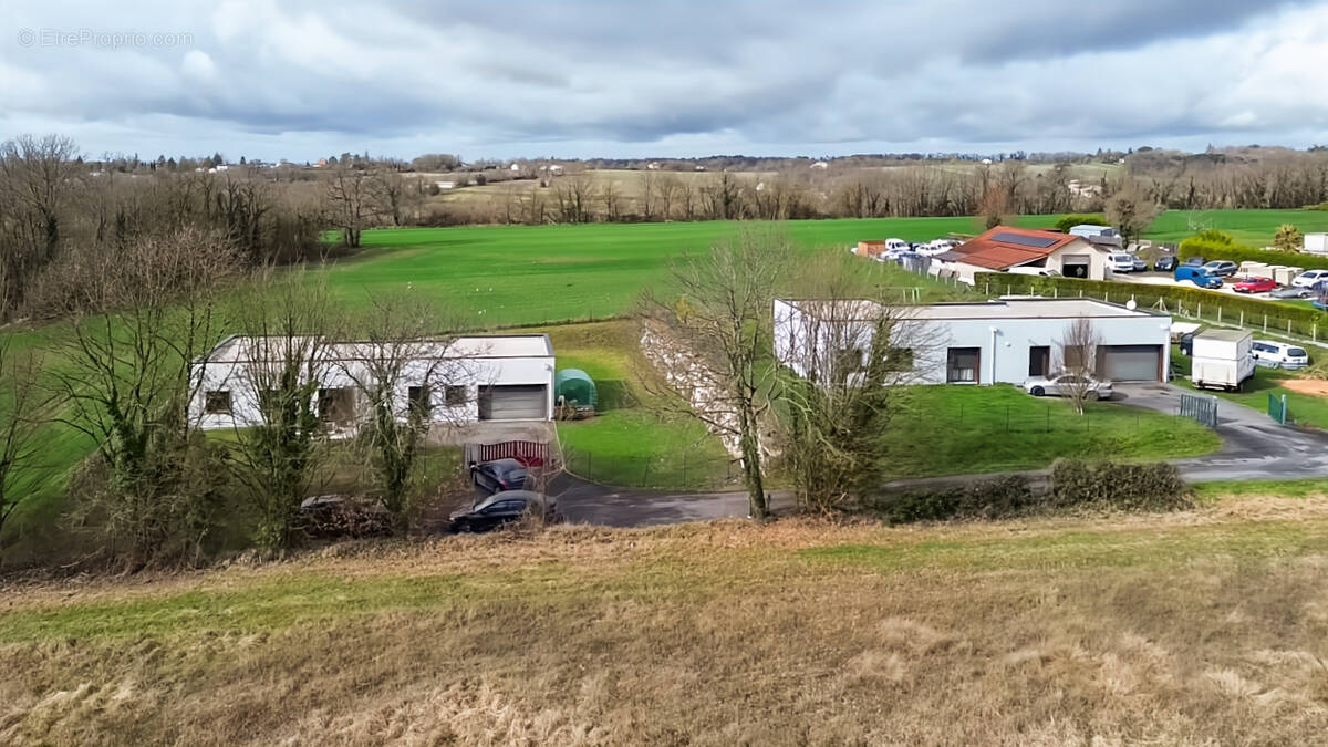 Maison à VILLETOUREIX