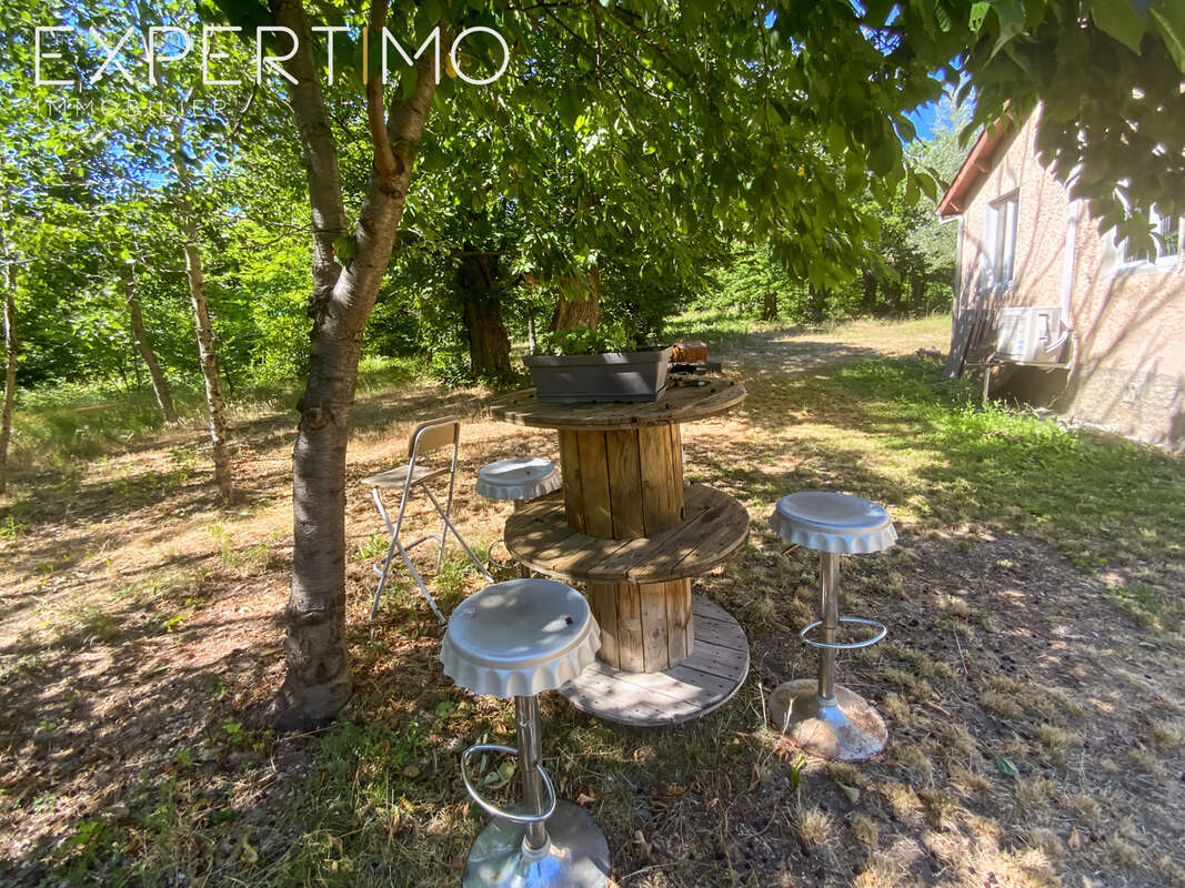 Charmante maison avec plus de 3 000 m2 de terrain arboré   Revest-du-Bion - photo 11