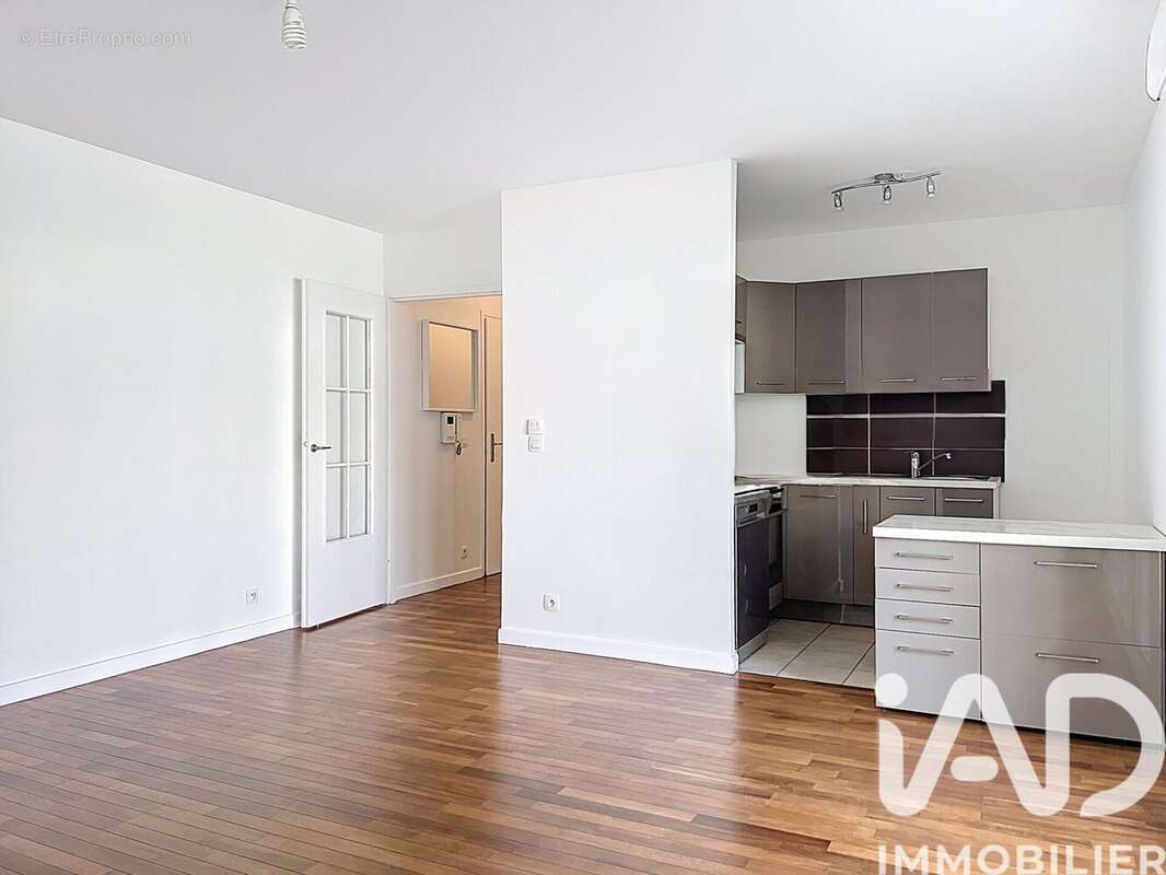 Photo 1 - Appartement à SAINT-CYR-L'ECOLE