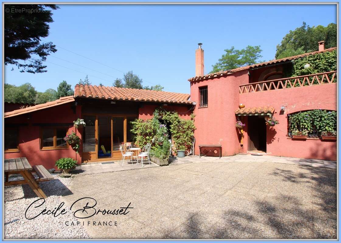 Propriete à vendre 10 pièces SAINT LAURENT DE CERDANS (66) - photo 4