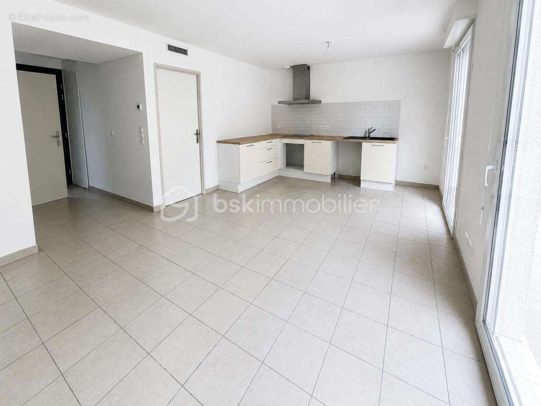 Maison T5 avec terrasse et jardin - photo 4