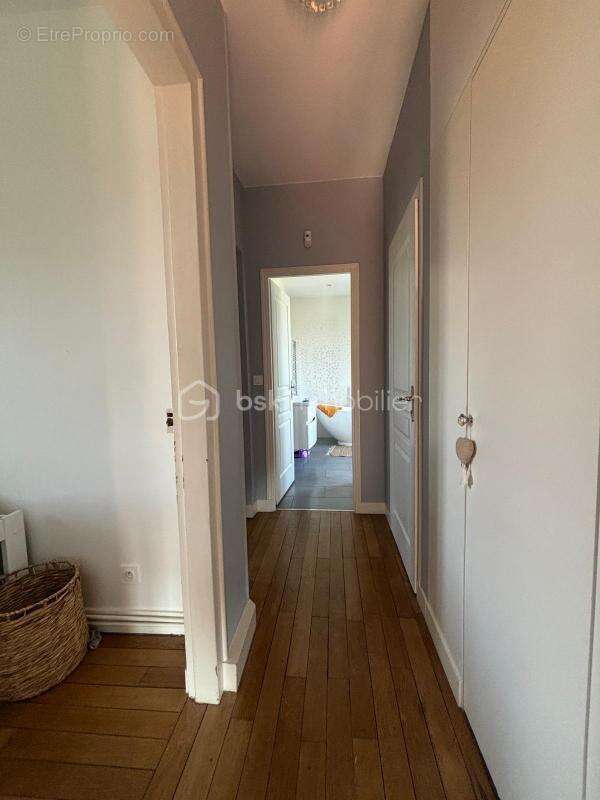 Maison à VERRIERES-LE-BUISSON