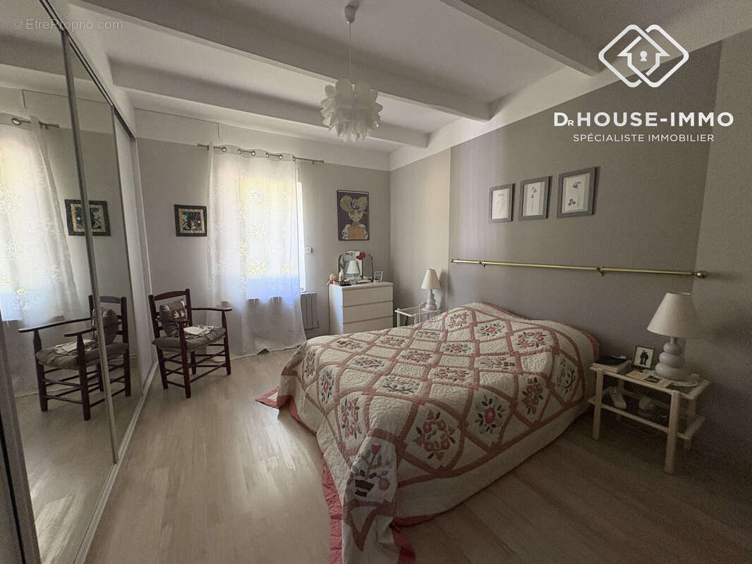 Maison 163 m² à Milhac-De-Nontron  - photo 9