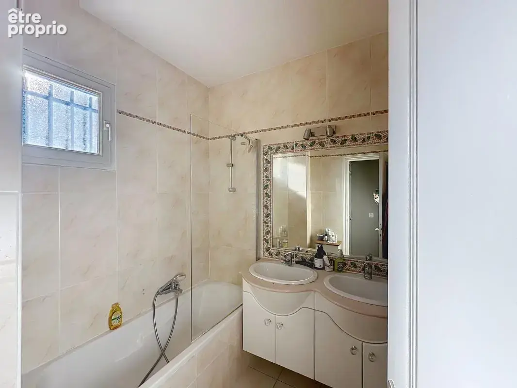 Maison familiale de 150 m² – 4 chambres – Jardin - Piscine - Terrasses - photo 40
