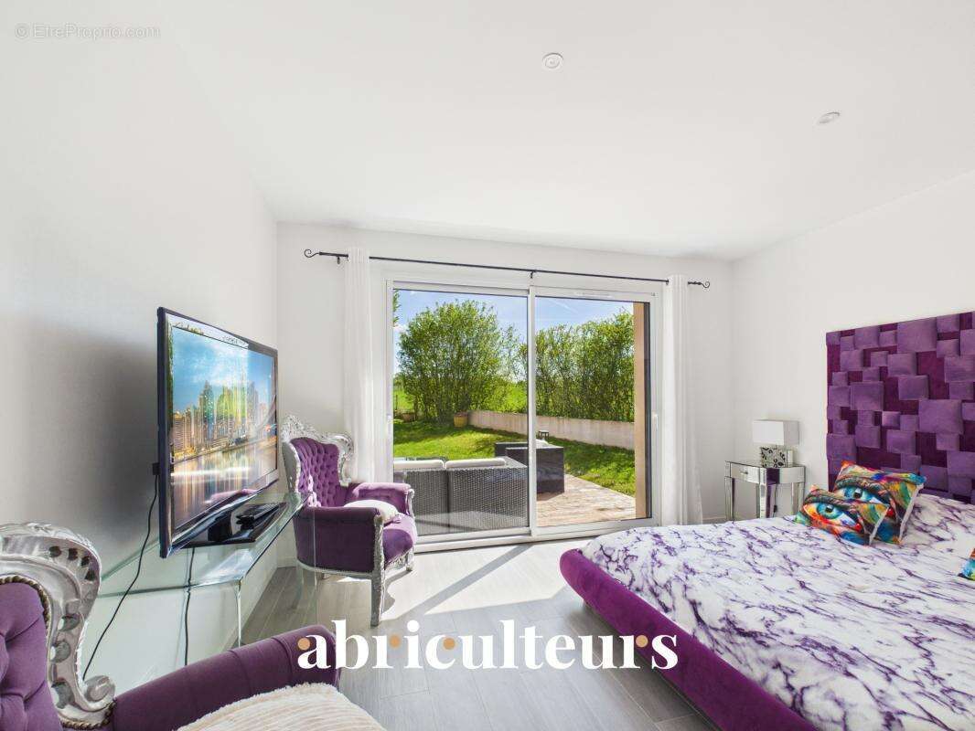 Maison d’architecte de plain-pied récente avec vue panoramique sur la nature environnante en vente à Vaugrigneuse (91640) - photo 10