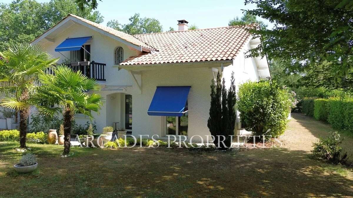 Maison  de charme au sein de la Résidence du Golf de Cameyrac - photo 2