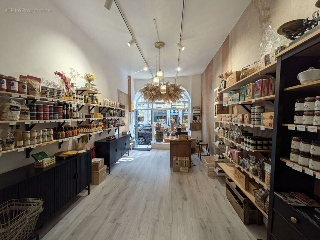 Commerce à FOUGERES