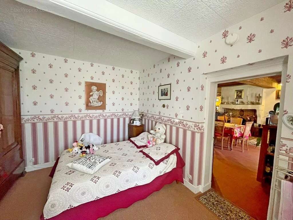 Maison à QUARRE-LES-TOMBES
