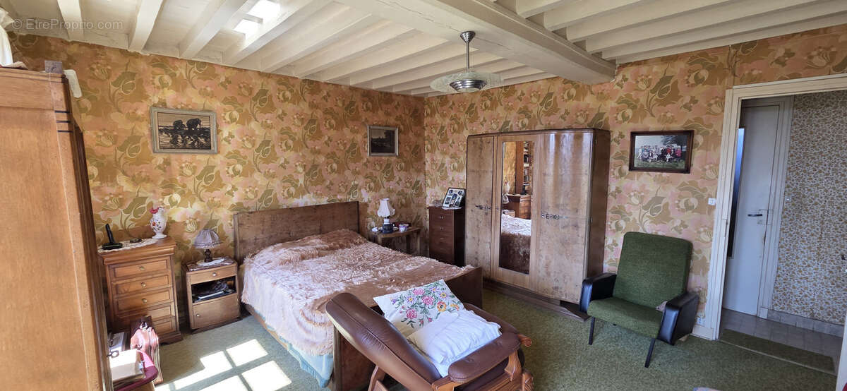 Ancienne ferme avec nombreuses dépendances et plus de 3 000 m2 de terrain - photo 7
