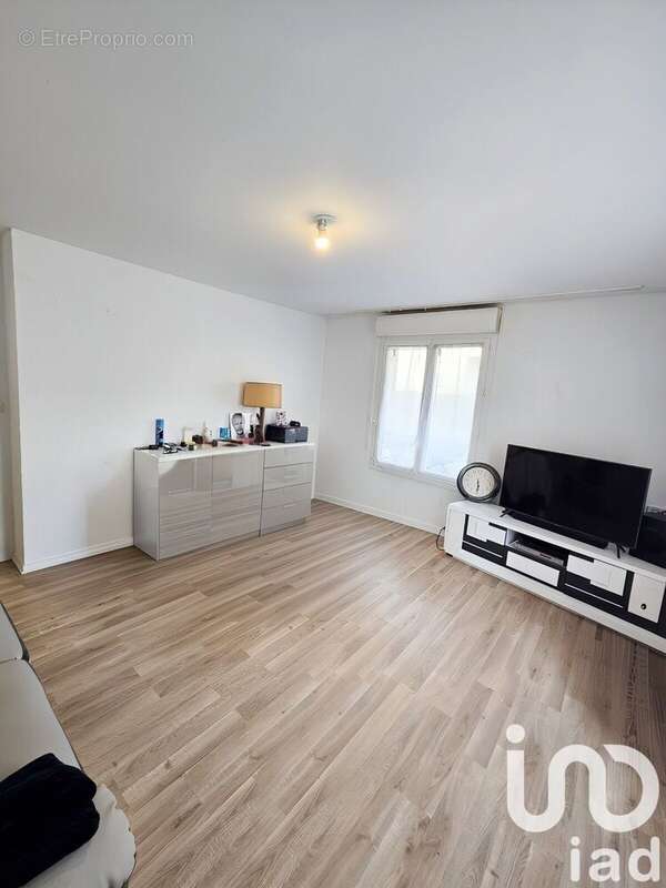 Photo 4 - Appartement à CHANTELOUP-LES-VIGNES