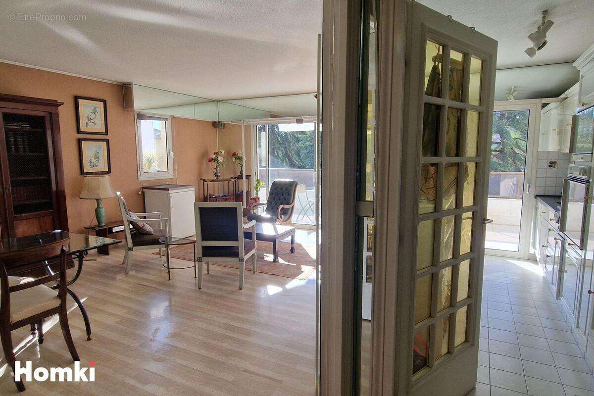 Appartement à LE CANNET