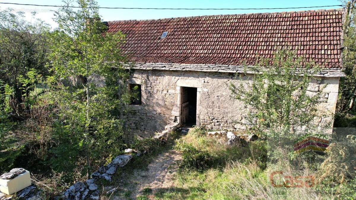 Maison à CENEVIERES