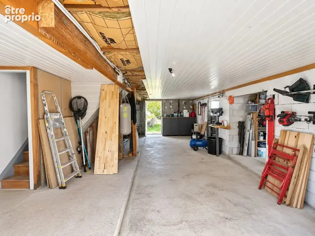 Grande maison familiale de 185 m² avec piscine, dépendances et env. 9 000 m² de terrain - photo 11