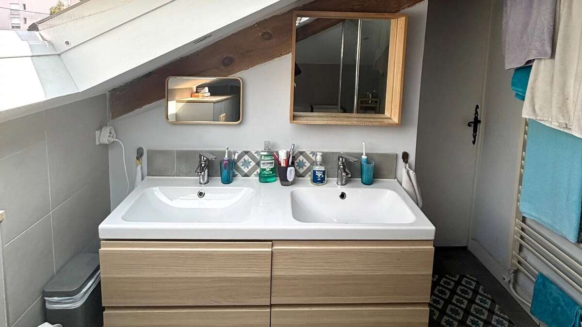 Appartement à VALLAURIS