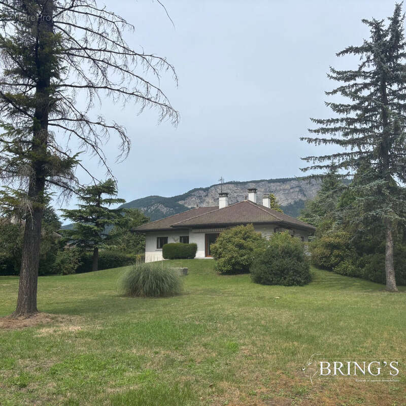 Maison à SAINT-PIERRE-EN-FAUCIGNY