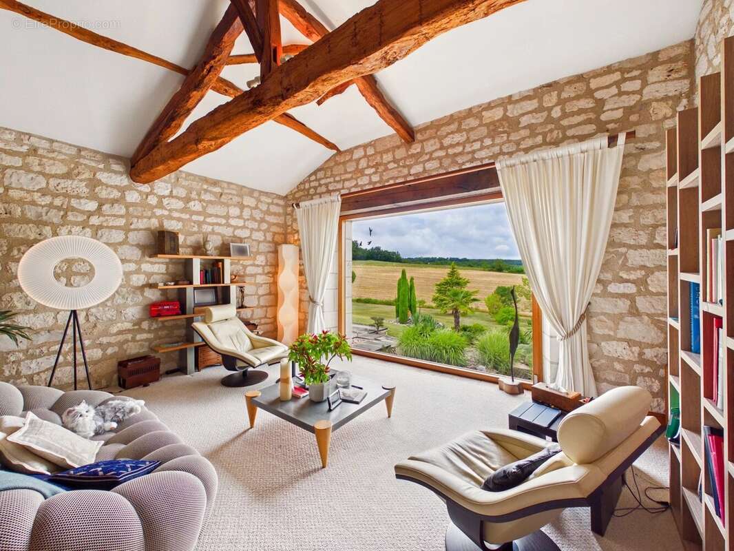 Élégante Ferme en Pierre avec Piscine de 18 m et 17 hectares à proximité de Gaillac - photo 7