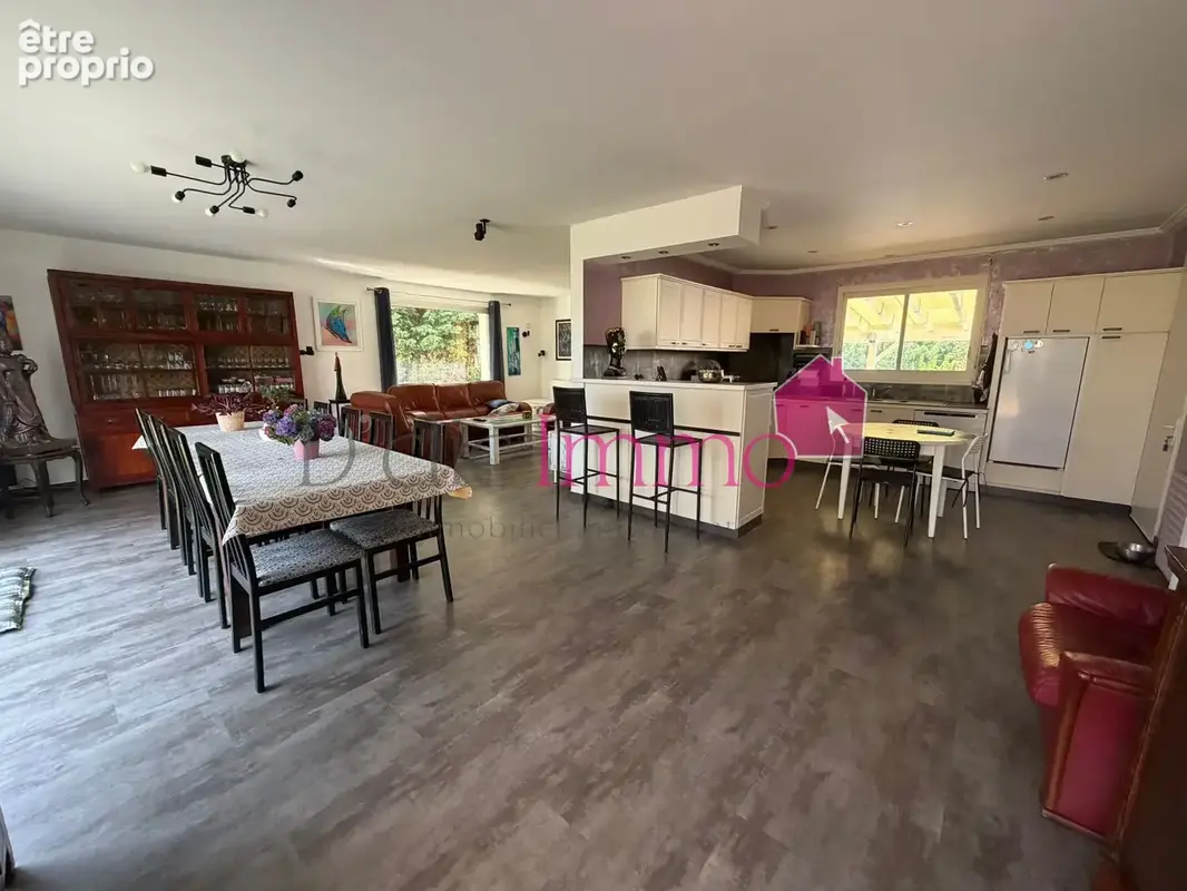 SAINT CHRISTOPHE DU LIGNERON - Maison 5 chambres avec piscine et dépendance de 100 m2 - photo 2