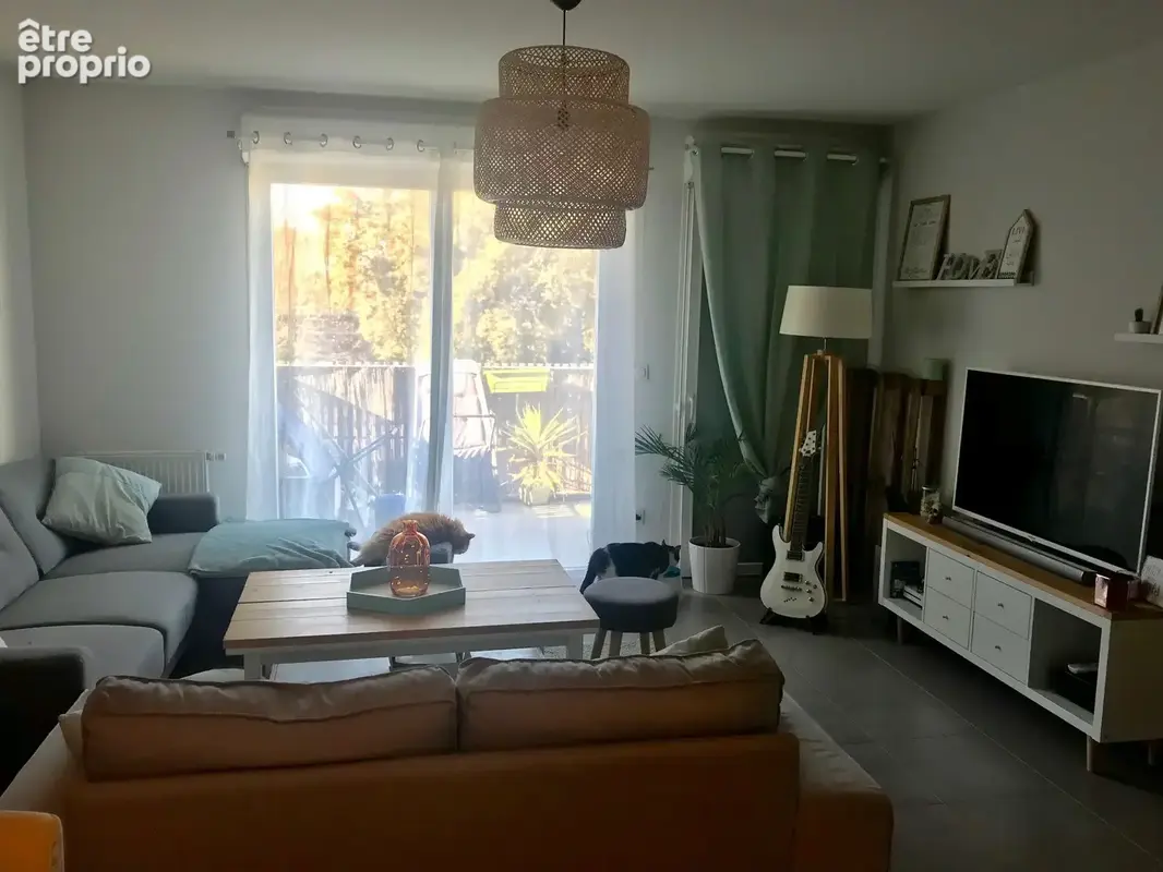 Appartement 64 m² à Cenon  - photo 2