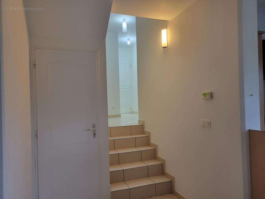 Maison à BRISON-SAINT-INNOCENT