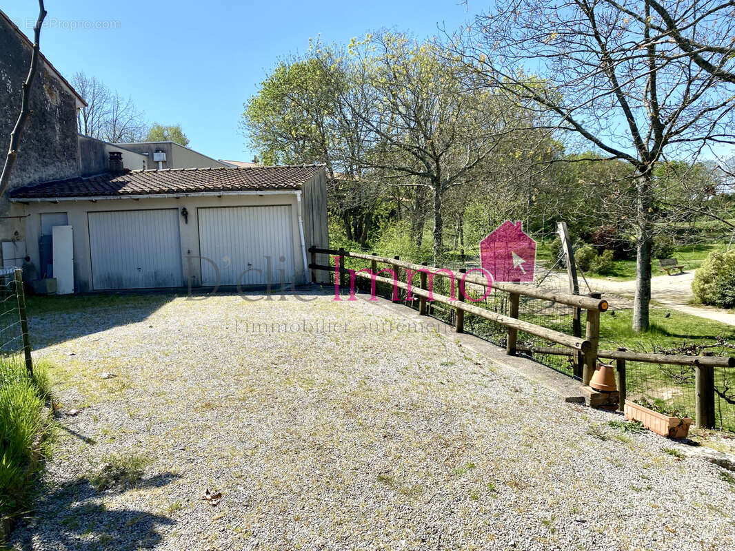Maison à LES CLOUZEAUX