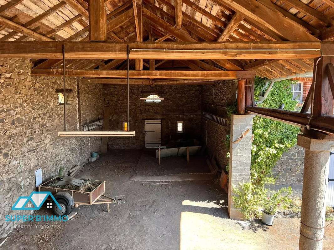 Maison de maitre avec dépendances et terrain - photo 19