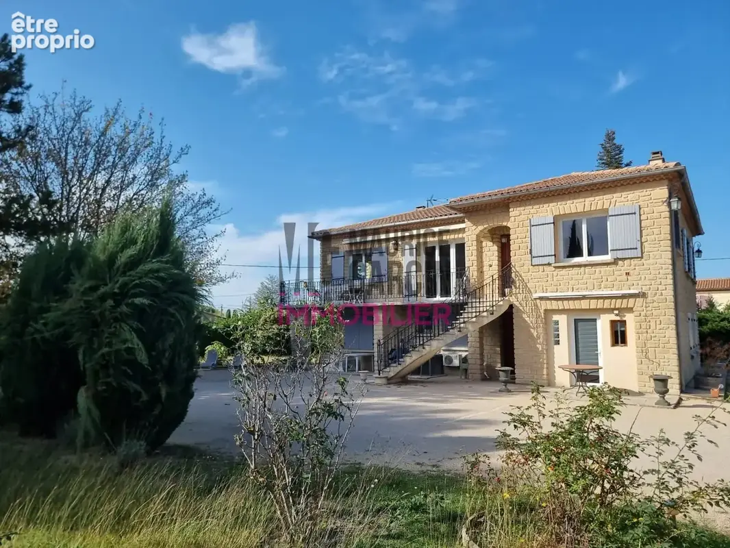 Maison 8 pièces 210 m² à vendre à Mazan (84380) - photo 2
