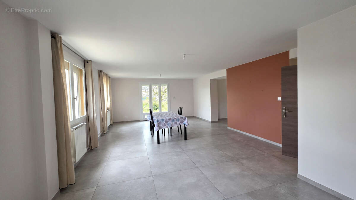 Maison à ROMANS-SUR-ISERE