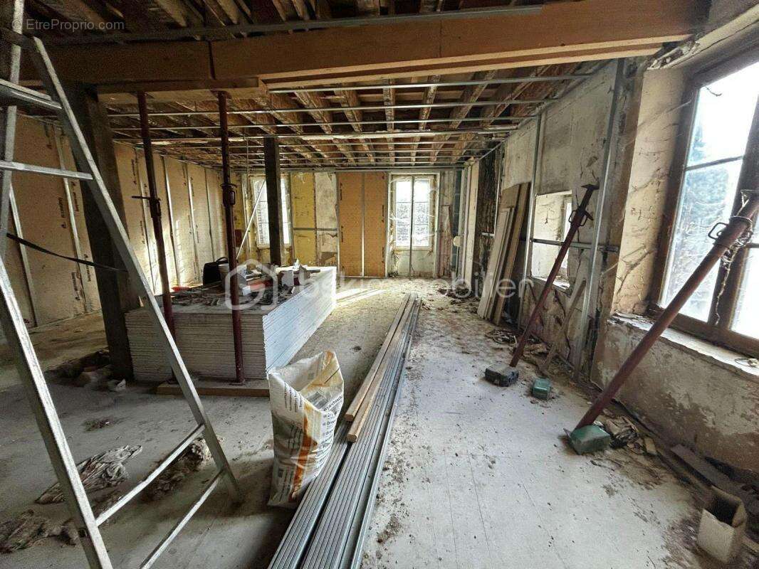 Appartement à BRIENON-SUR-ARMANCON