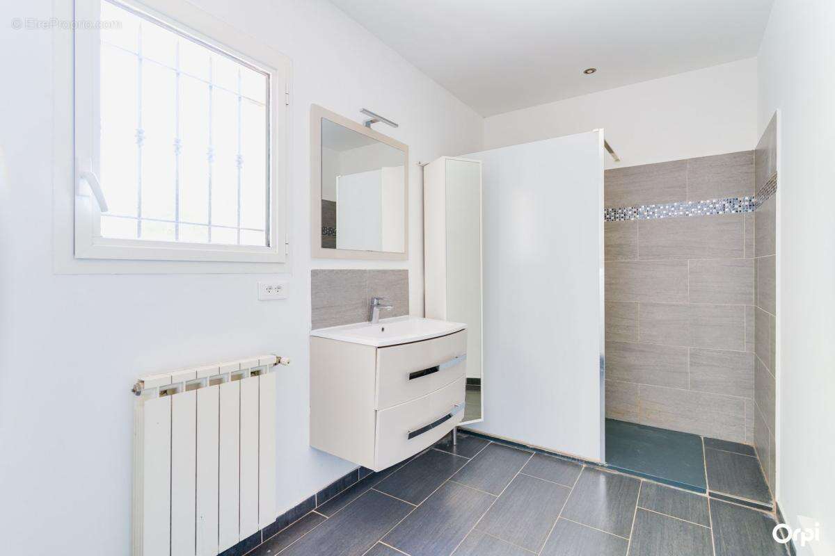 Maison familiale de 205 m² avec piscine – La Ciotat - photo 23