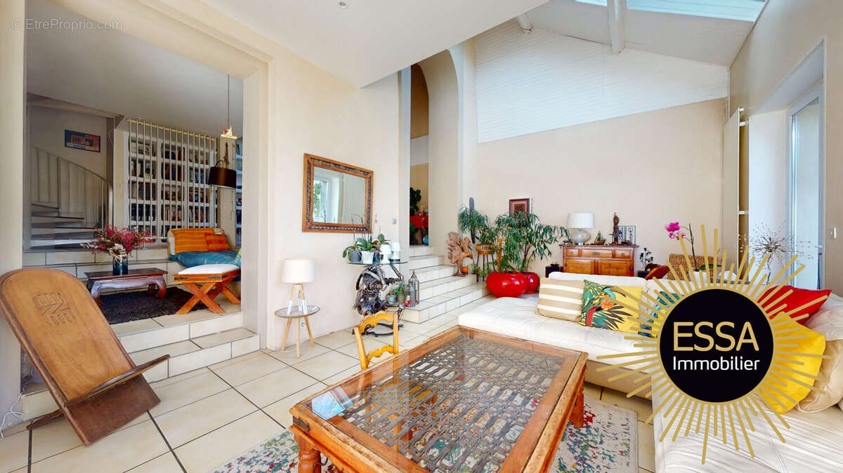 Maison à FEUCHEROLLES